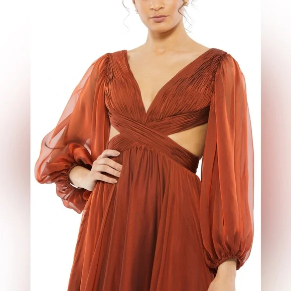 Mac Duggal Women's Pleated Cut Out Long Sleeve Lace Up Tiered Gown Size 2 - Picture 3 of 6